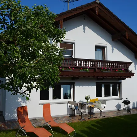 Ferienhaus Antdorfer Gartenglueck Antdorf